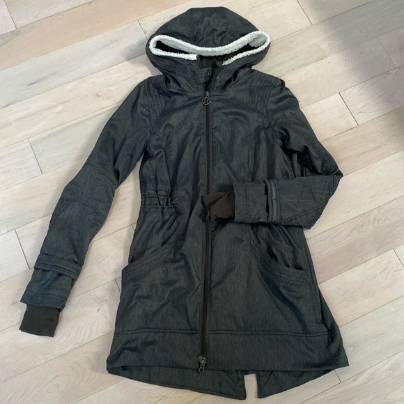Lululemon Apres Run Anorak soft shell jacket parka - Picture 2 of 16